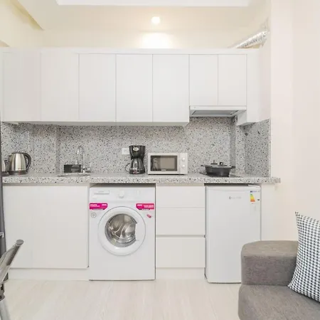 Cozy Flat W Balcony 10 Min To Mermerli Beach *