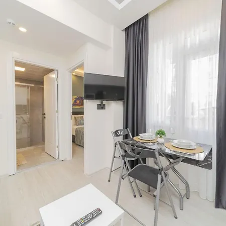 Cozy Flat W Balcony 10 Min To Mermerli Beach Appartamento